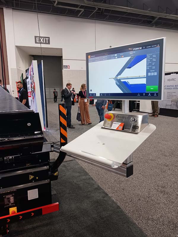 A prototype color scheme of the Variobend long folder from Forge (formerly Hershey’s Metal Meister).
