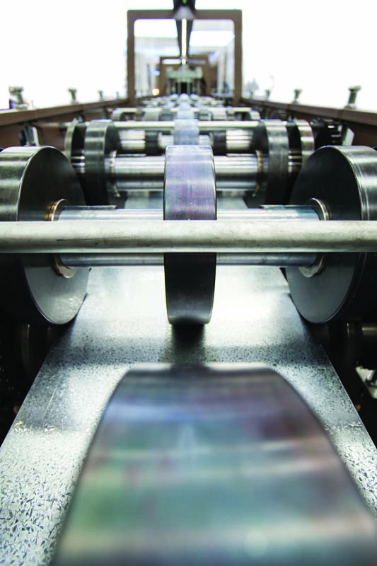 This design overcomes many traditional issues with adjustable tooling. True load-bearing frames offer cleaner structural intersections in a product range of 20 to 16 gauge (0.95 to 1.55mm). 1.55mm). Photo courtesy of Howick Ltd.
