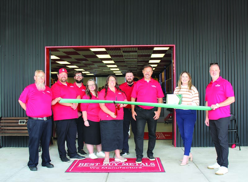 Community leaders and team members gathered for a ribbon cutting ceremony celebrating the grand opening of the Greer, South Carolina, location in April.
